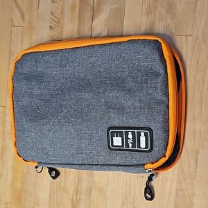 Electronics organizer